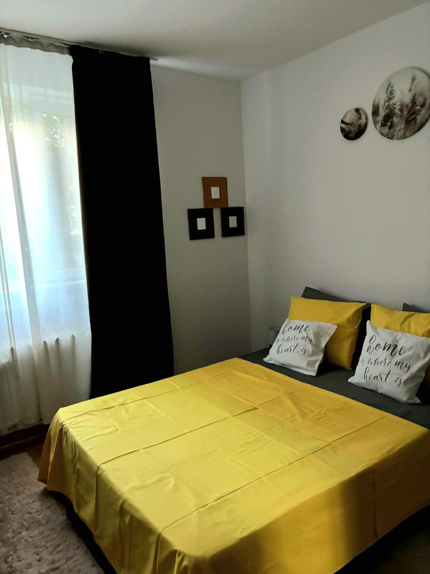 The House In The Park Bucharest Apartman Kültér fotó